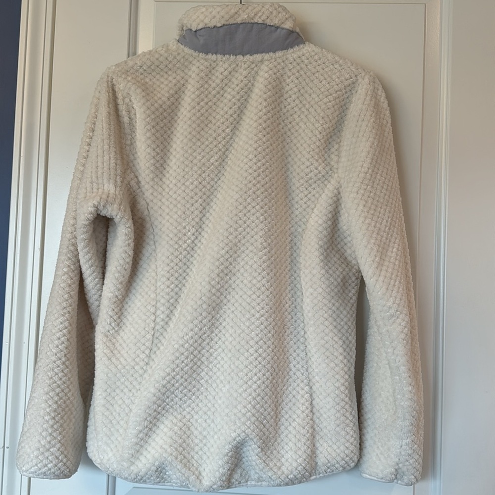 Eddie Bauer Women’s heavy fleece (waffle pattern) pullover. Size Medium - Picture 8 of 16